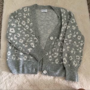 Cropped sweater cardigan